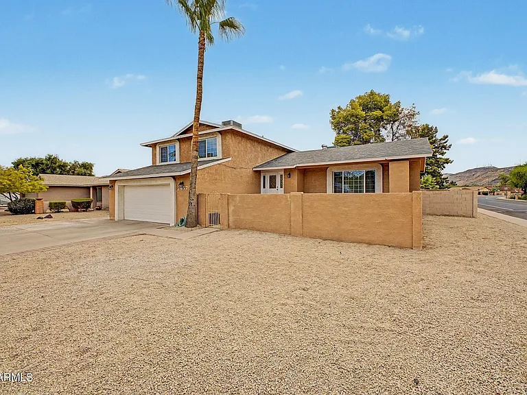 2457 W Redfield Rd — Photo 5