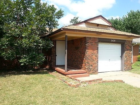 2nd image of 2429 Knox Dr