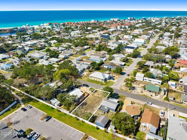 512 Le Grand Dr, Panama City Beach, FL 32413