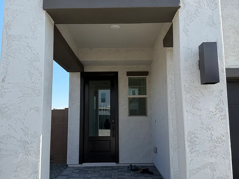 8015 W Royal Palm Rd — Photo 3
