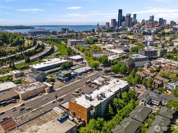 827 Hiawatha Place S #515, Seattle, WA 98144