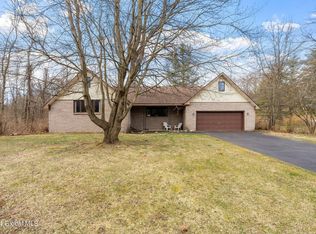 2948 River Rd, Niskayuna, NY 12309