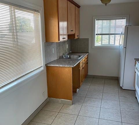 5th image of 450 N 5th St APT 3