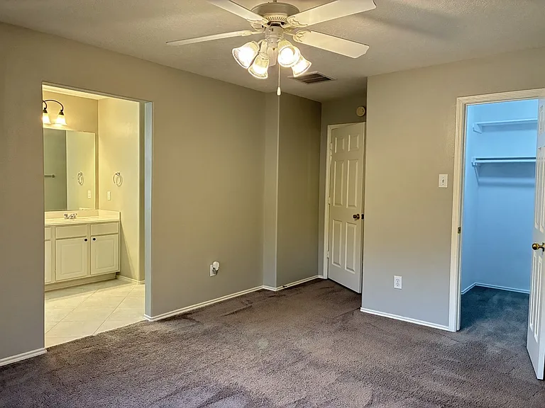 12402 Ravens Chase Ln — Photo 24