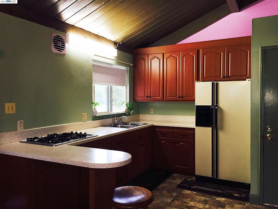 2nd image of 23079 Eddy St