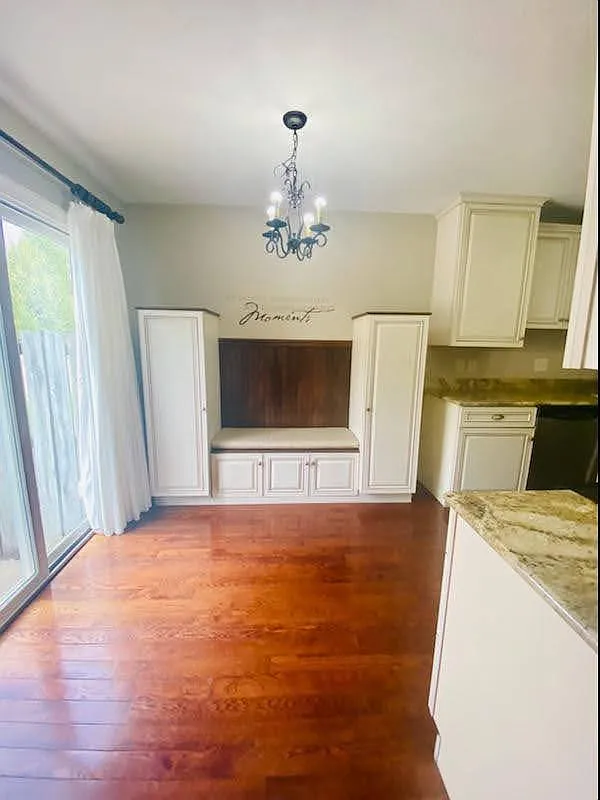 1560 Hunt Dr — Photo 3