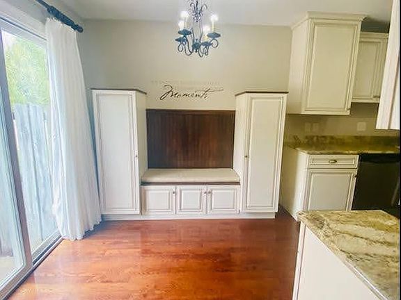 3rd image of 1560 Hunt Dr APT C