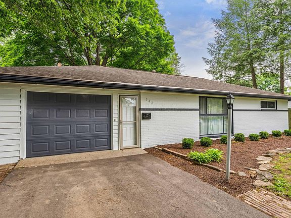 3rd image of 342 Iroquois Park Pl