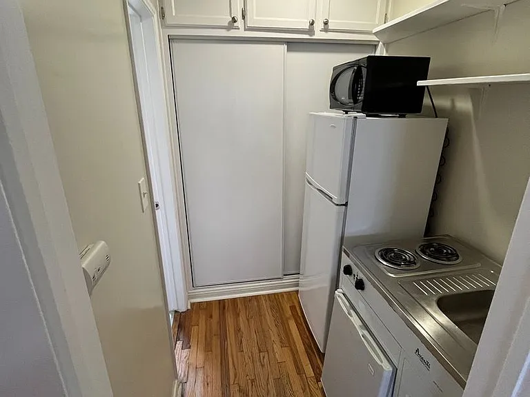 478 Landfair Ave — Photo 7