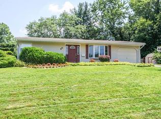 46 Kingsley Rd, Kendall Park, NJ 08824