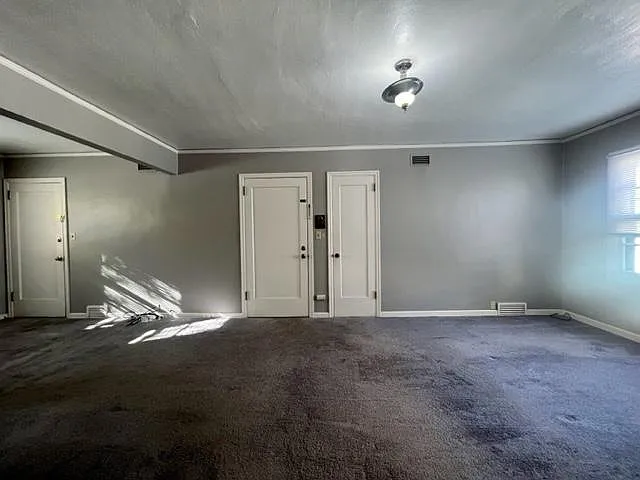 610 Washington St #17 — Photo 6
