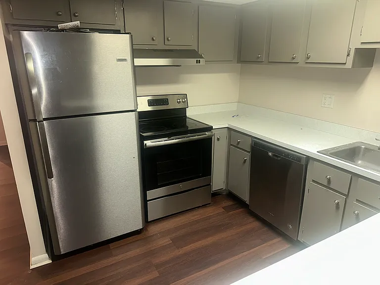 Summit House — Photo 1