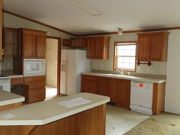 3rd image of 10 Cypress St
