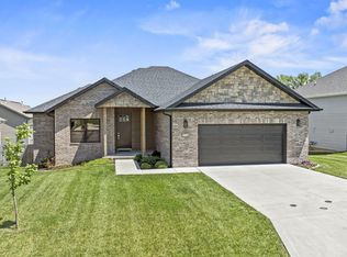 1305 W Ragweed Ct, Ozark, MO 65721