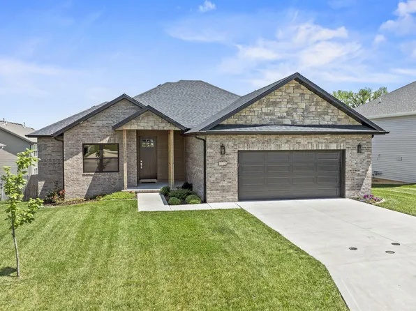 1305 W Ragweed Court, Ozark, MO 65721