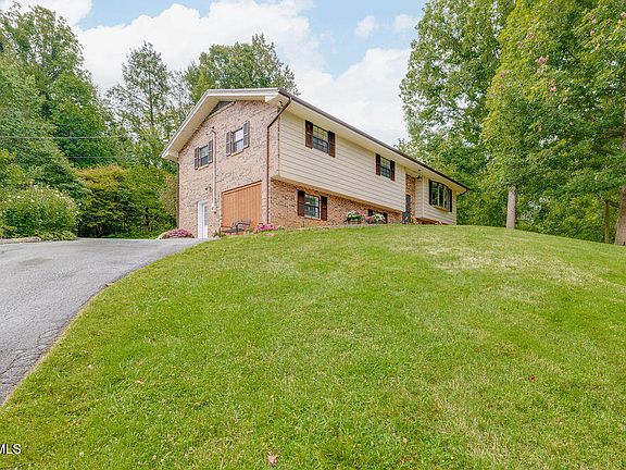 3rd image of 107 M Coffey Ln