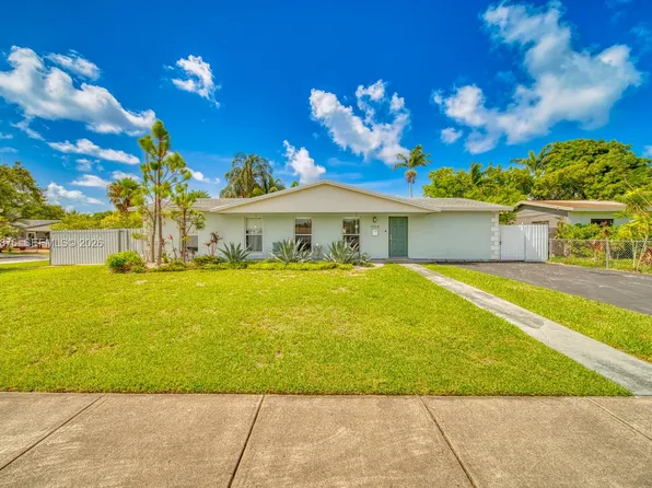 9104 SW 180th St, Palmetto Bay, FL 33157