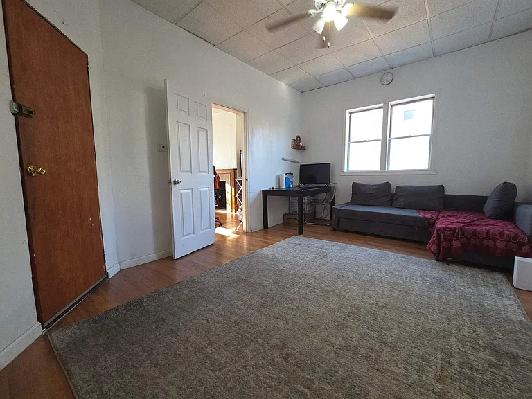 190 Tonnelle Ave — Photo 9