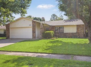 1915 N Eucalyptus Ct, Broken Arrow, OK 74012