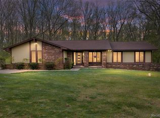 9730 Gibbs Rd, Clarkston, MI 48348