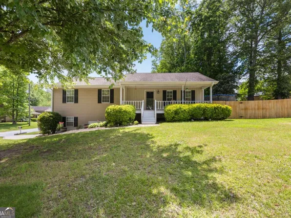 102 Hampton Ln, Dallas, GA 30132