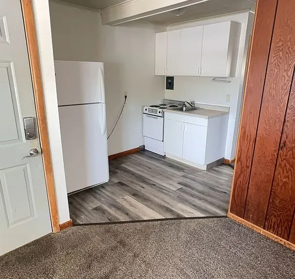 925 N Main St — Photo 10