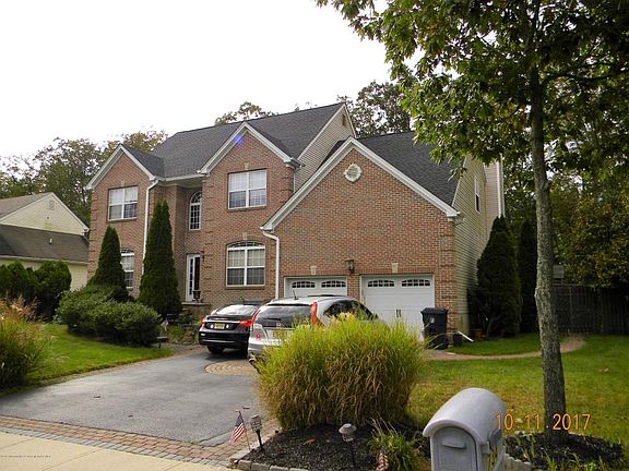 5th image of 734 Spruce Hill Dr