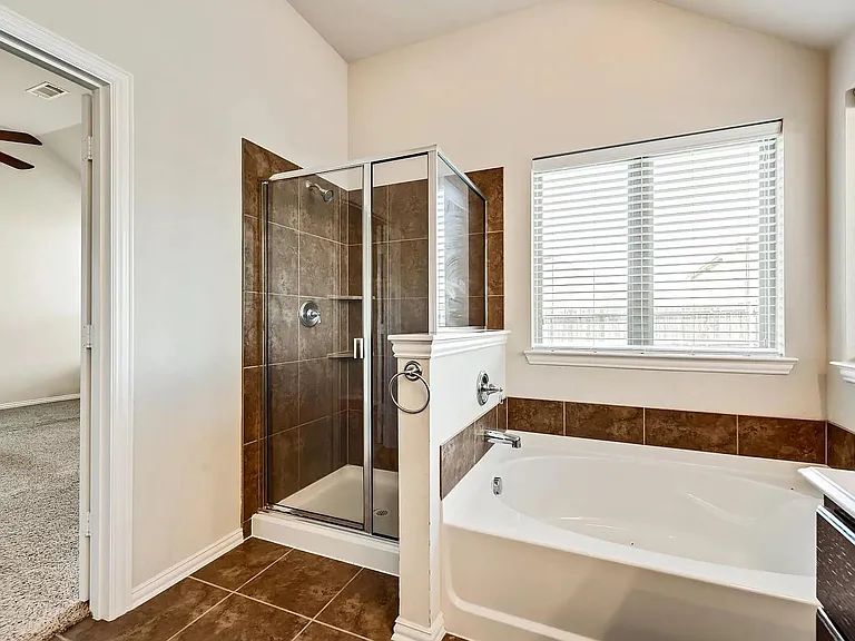 2639 Lake Ridge Dr — Photo 10
