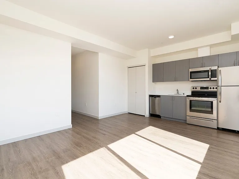 4801 Fauntleroy Apartments — Photo 41