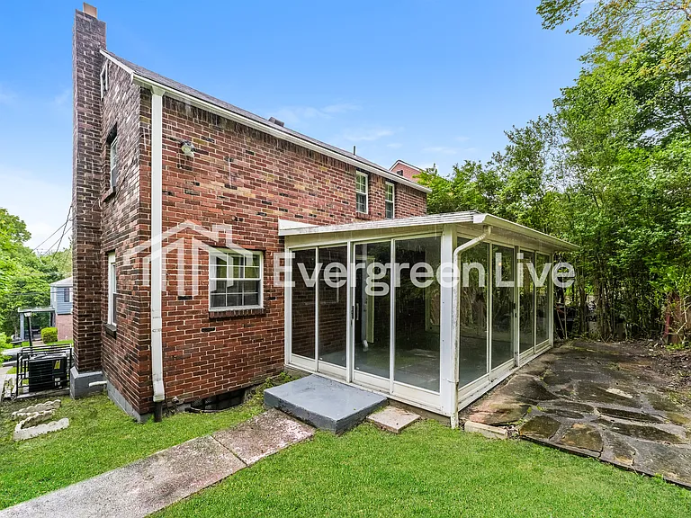 2130 Chalfant St — Photo 15