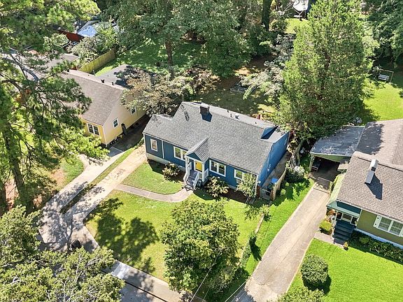 4th image of 308 Maple St