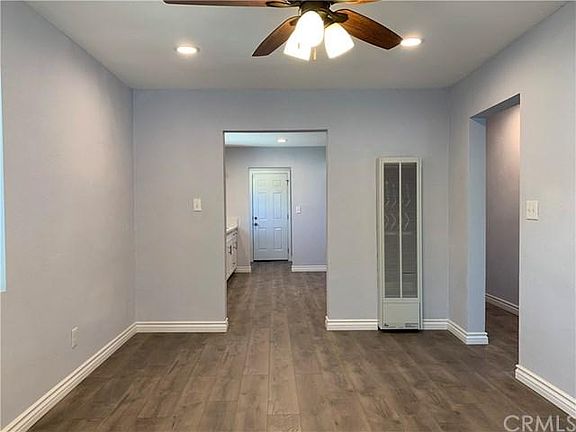 3rd image of 989 W Olive St
