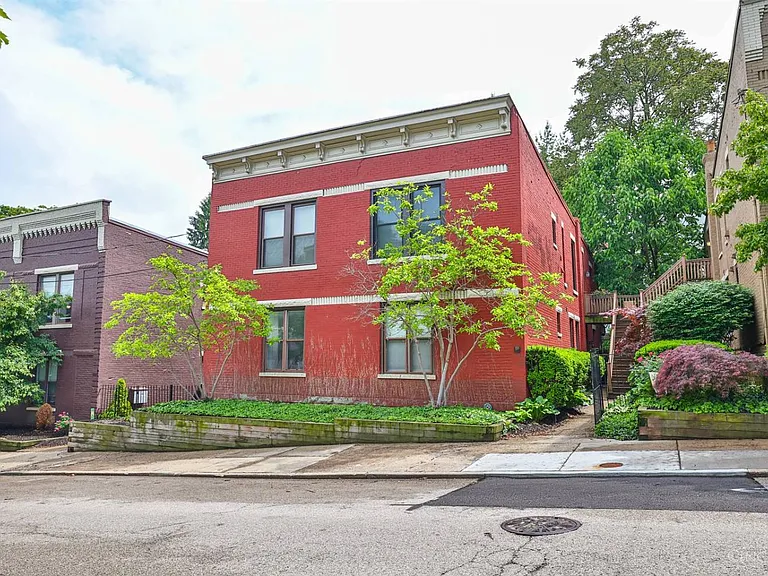 989 Paradrome St #A — Photo 2
