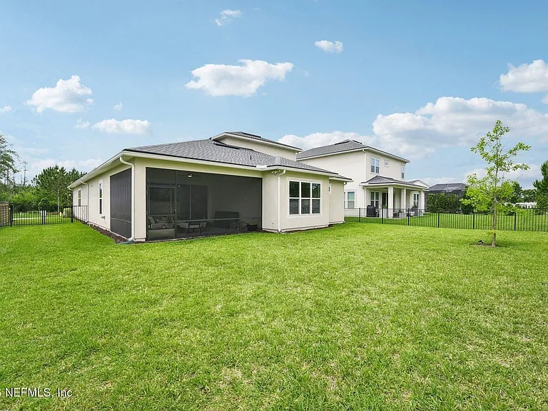 10223 Silverbrook Trl — Photo 39