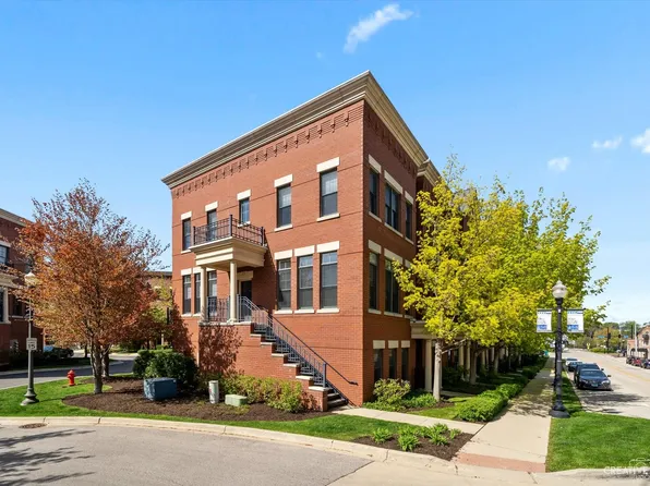 221 Prairie St, Elgin, IL 60120