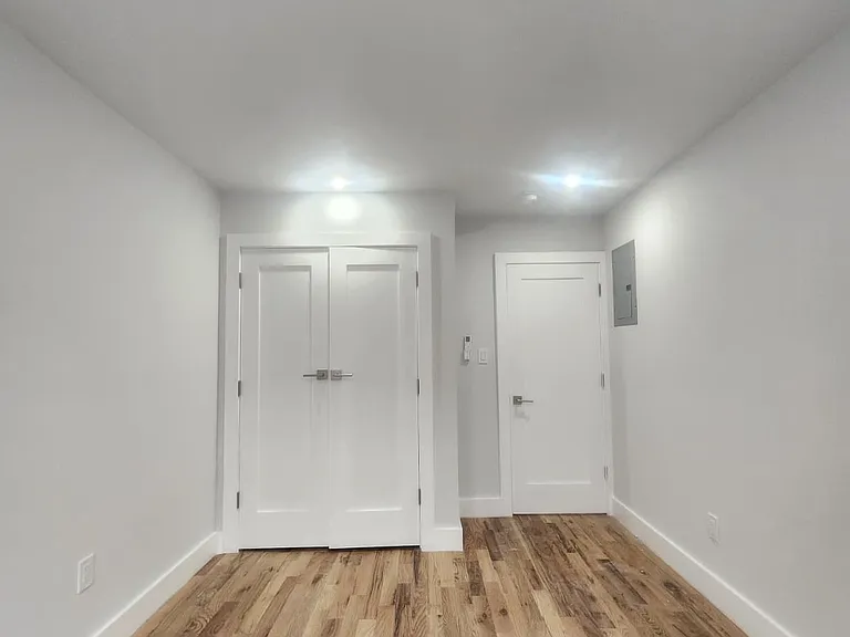 1424 E 102nd St #2A — Photo 8