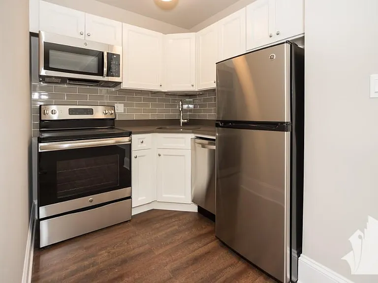 827 W Lakeside Pl #805 — Photo 2