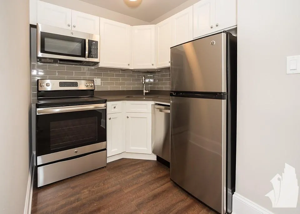 827 W Lakeside Pl #805