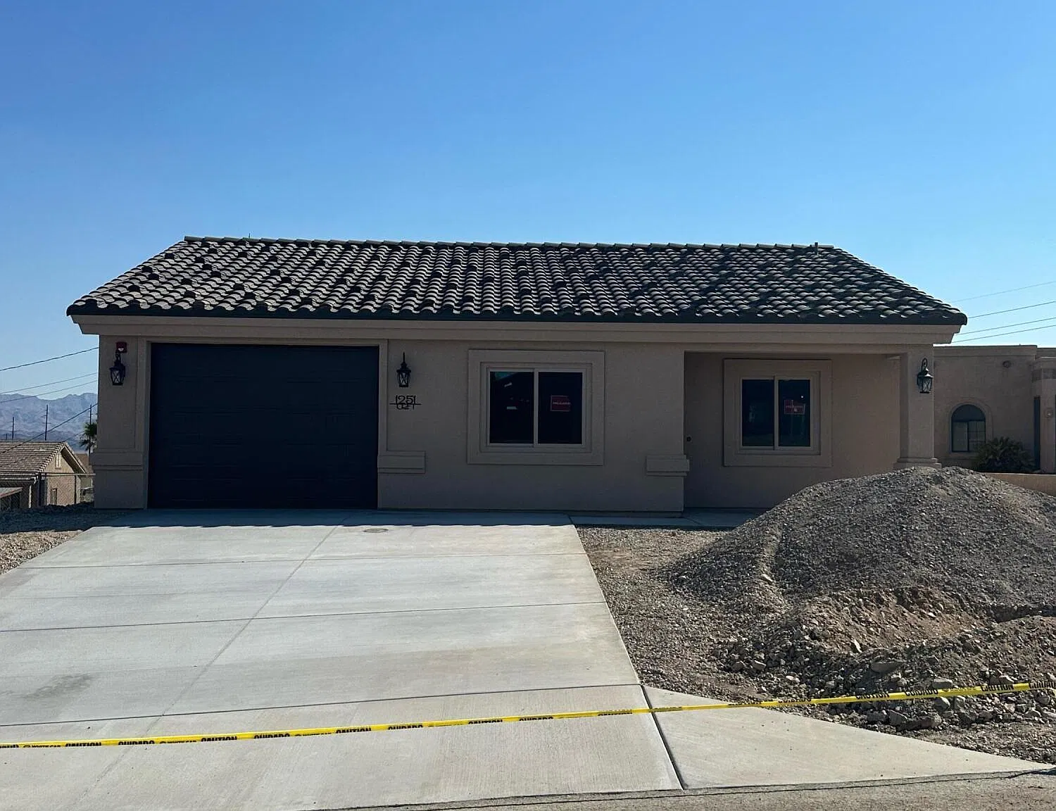 2 bed, 2.0 bath, 922 sqft, $1,600 — Photo 2