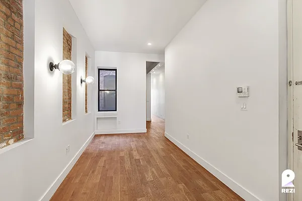 Rented by REZI | media 3