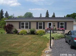 303 Dodge Ave, Sackets Harbor, NY 13685