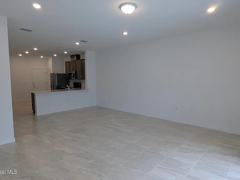 4317 Jetty Ln NE — Photo 8