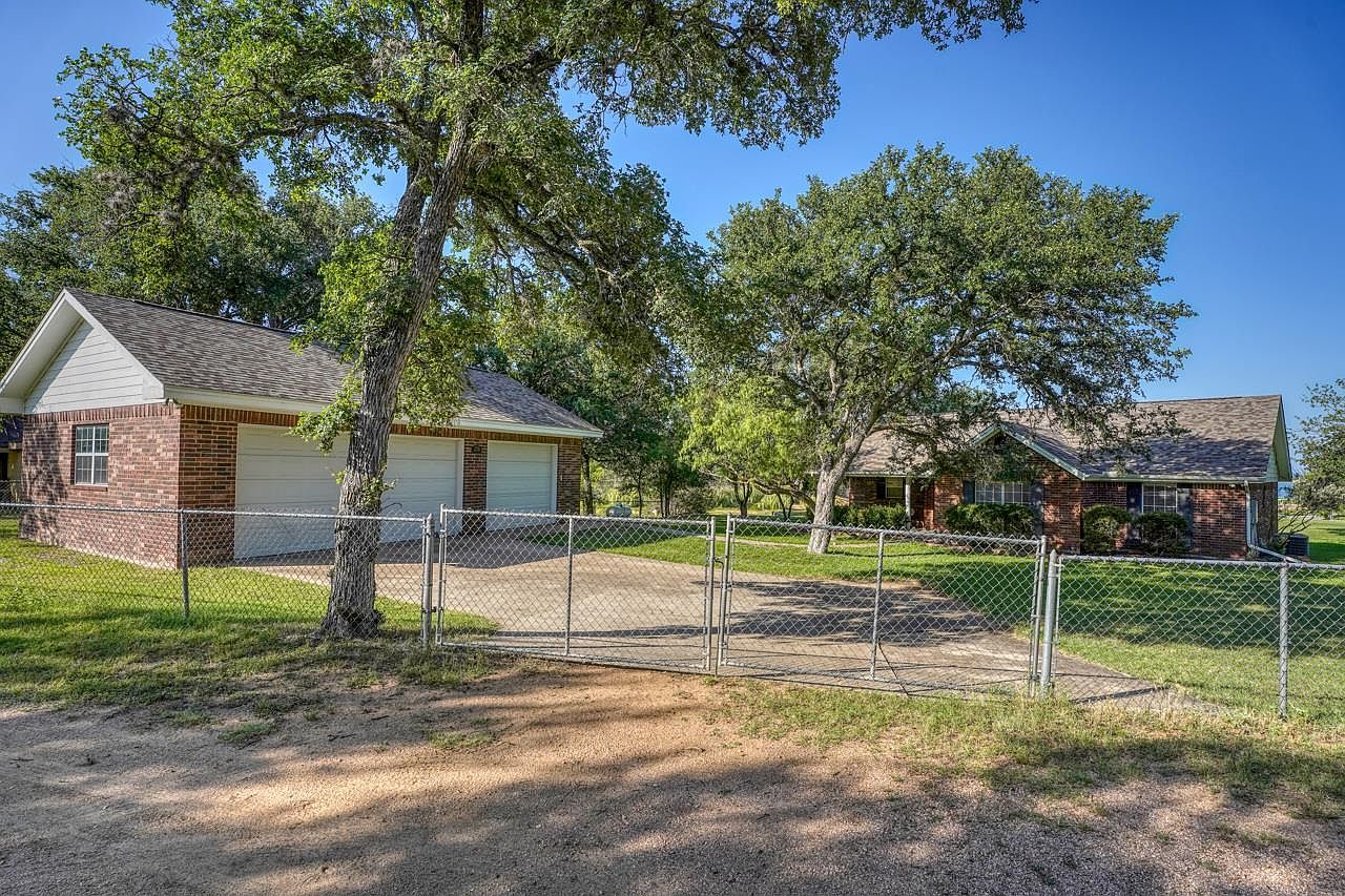 220 W Lakecrest, Bluffton, TX 78607 MLS 164887 Zillow