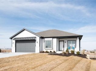 19701 W 197th St, Spring Hill, KS 66083