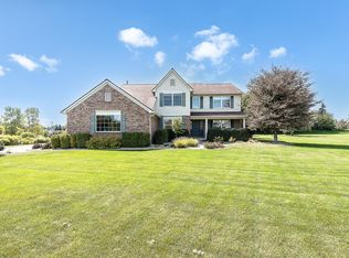 8960 Albany Ct, Saline, MI 48176