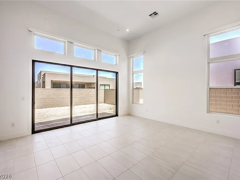 10864 Agate Cliffs Ave — Photo 13