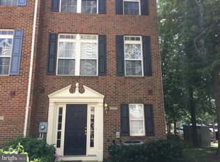 2702 Manhattan Pl, Vienna, VA 22180