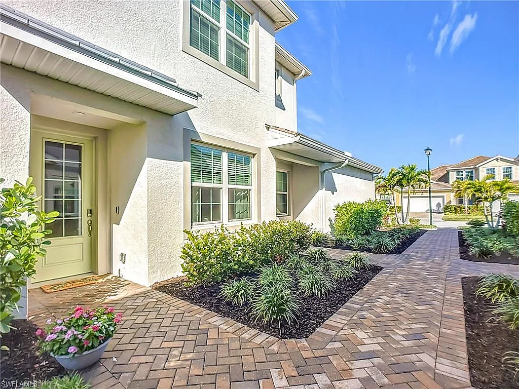 2 bed, 2.0 bath, 1406 sqft, $5,550 — Photo 3