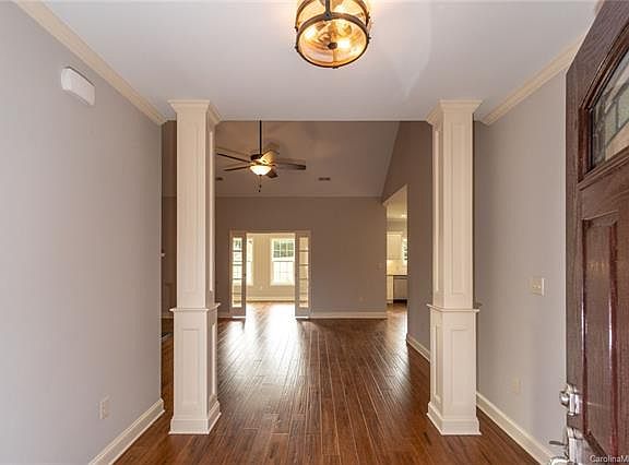 2nd image of 1036 Villas Dr