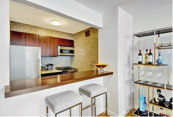 Rented by City Connections Realty | media 55